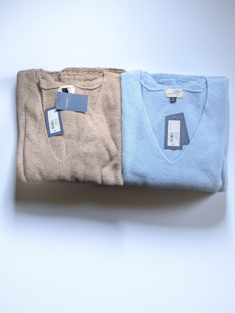 NWT Bundle Alert! 2 Plus Size 4X Women's V-neck Sweaters - Universal Thread
